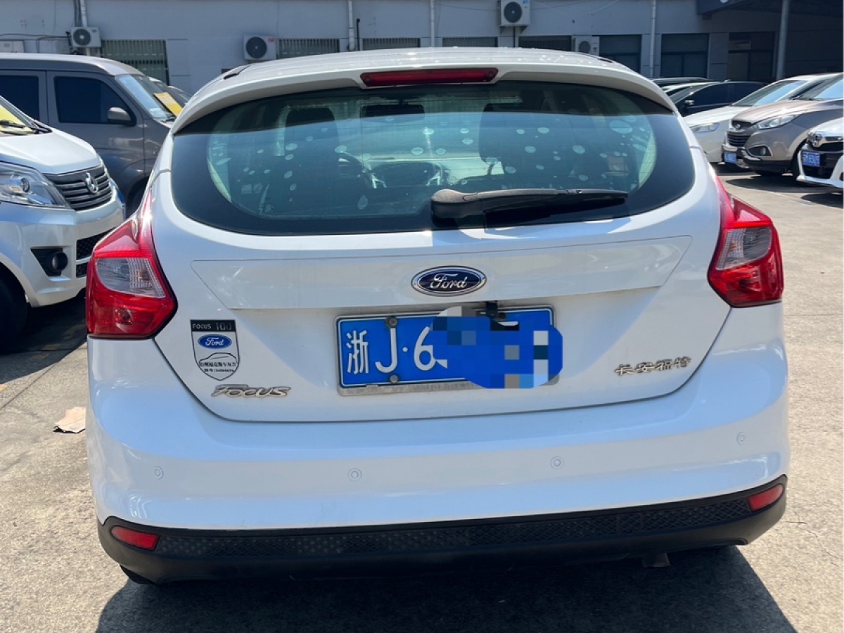 福特 ?？怂? 2012款 兩廂 1.6L 自動舒適型圖片