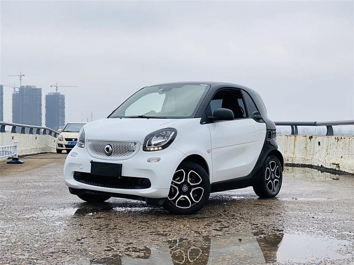 2019年9月smart fortwo  2019款 0.9T 66千瓦硬頂風(fēng)擎版 國VI