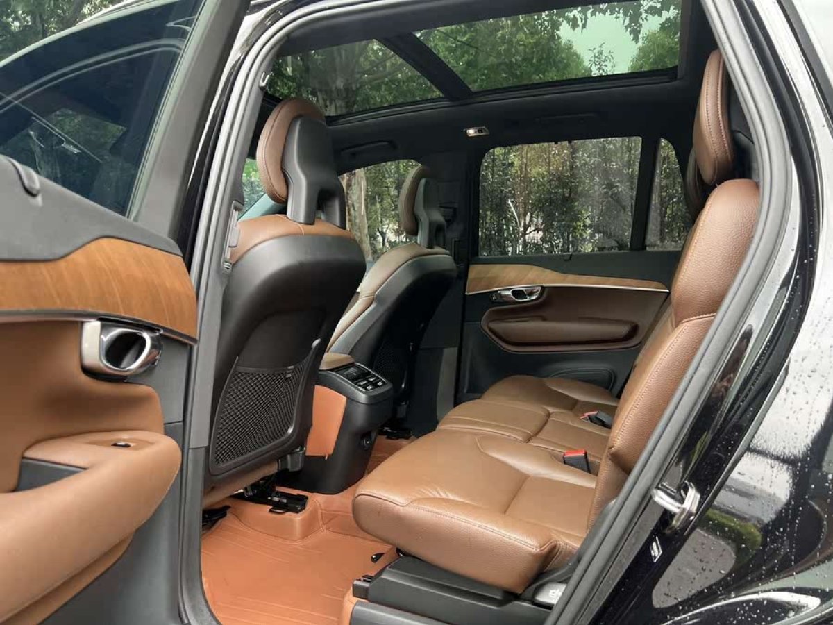 沃爾沃 XC90  2021款 B6 智逸運(yùn)動(dòng)版 7座圖片