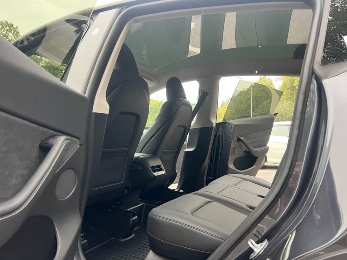 特斯拉 Model Y  2024款 后輪驅(qū)動(dòng)版圖片
