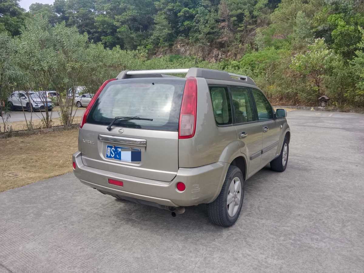 日產(chǎn) 奇駿  2004款 2.5 標準型圖片