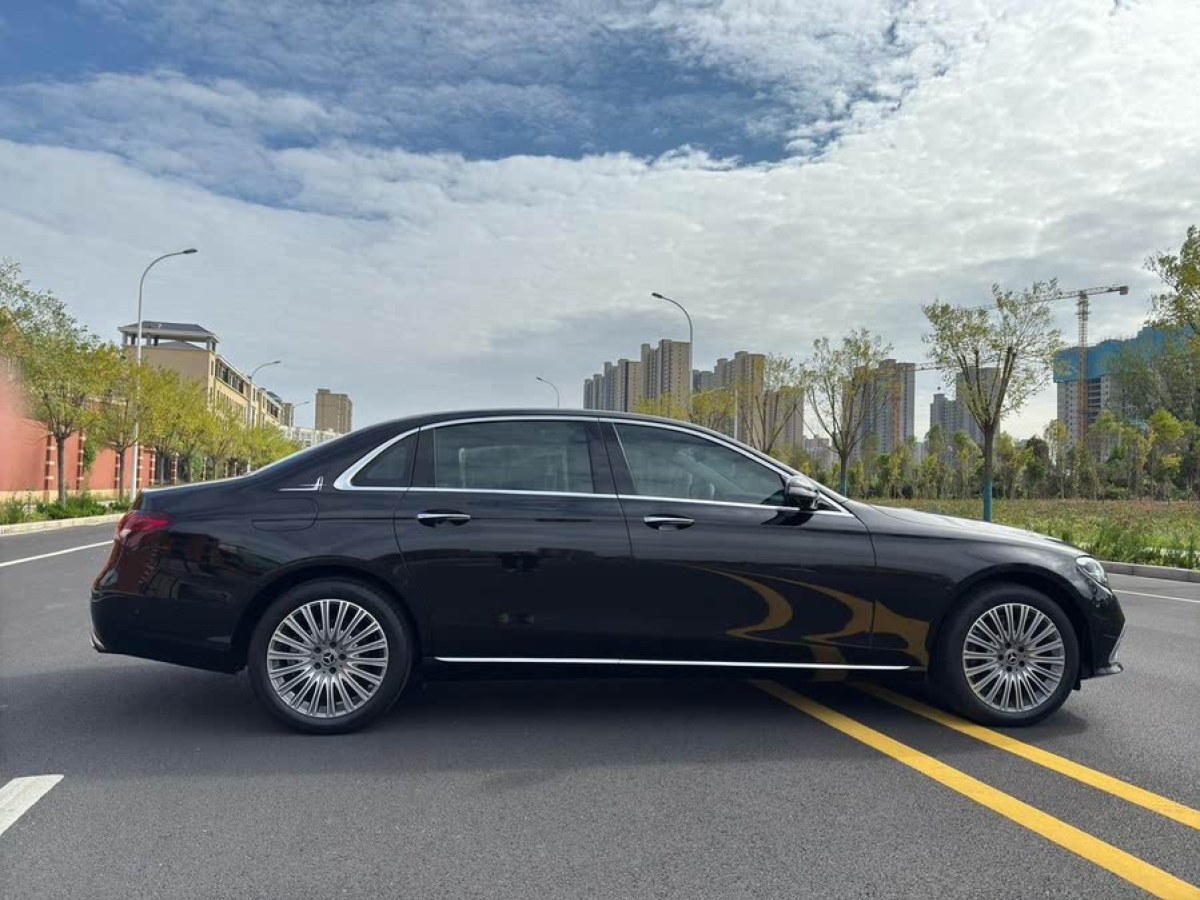 奔馳 奔馳E級(jí)  2021款 改款 E 300 L 豪華型圖片