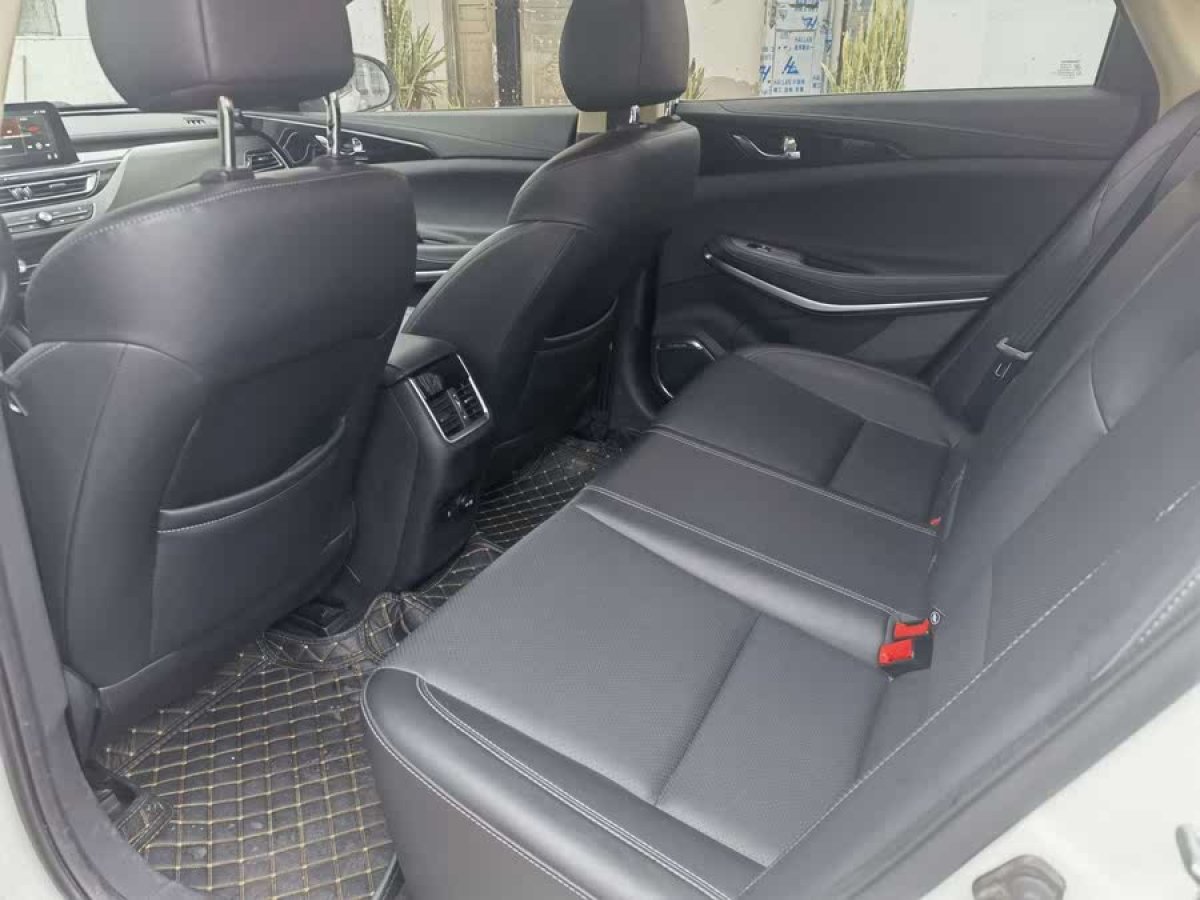 長(zhǎng)安 銳程CC  2020款 1.5T 自動(dòng)潮銳型圖片