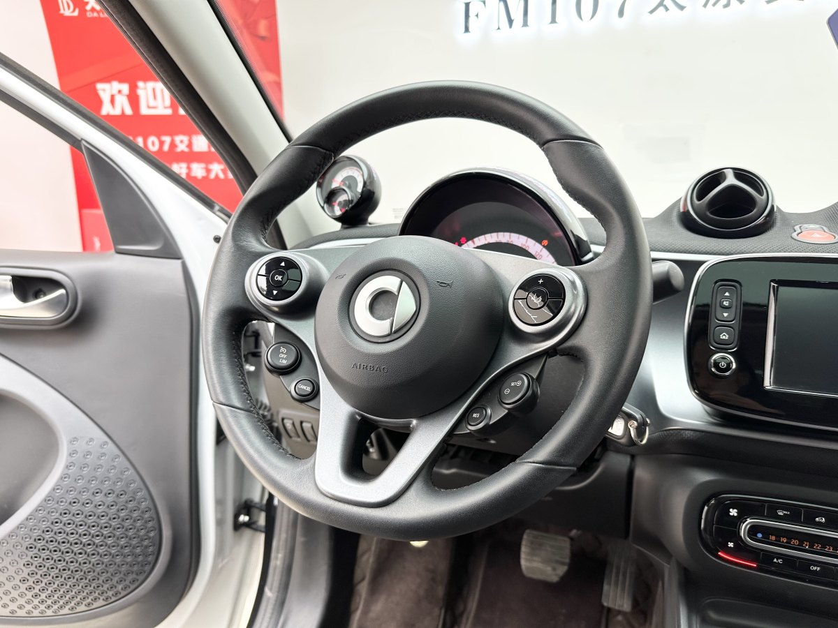 smart forfour  2018款 0.9T 66千瓦先鋒版圖片