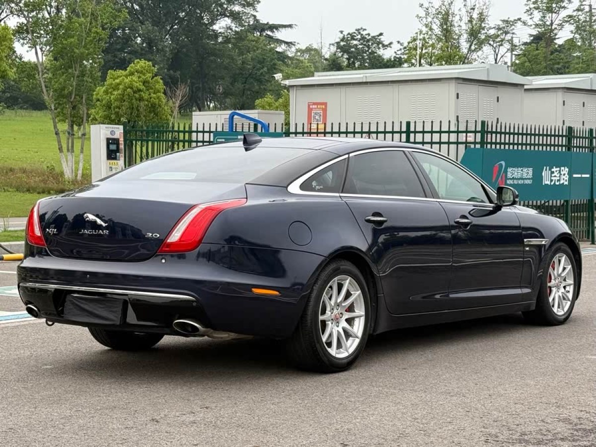 捷豹 XJ  2016款 XJL 3.0 SC 兩驅(qū)典雅商務(wù)版圖片