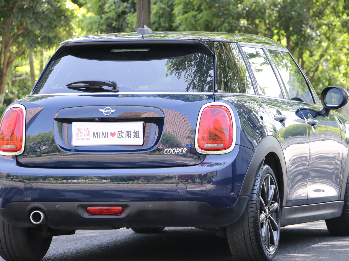 MINI MINI  2018款 1.5T COOPER 藝術(shù)家 五門版圖片