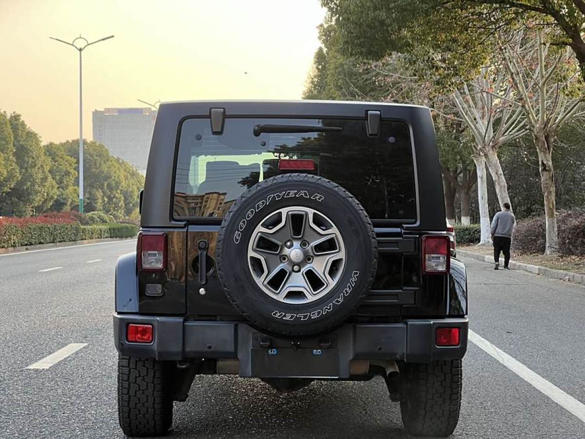 Jeep 牧馬人  2013款 3.6L Sahara 四門版圖片