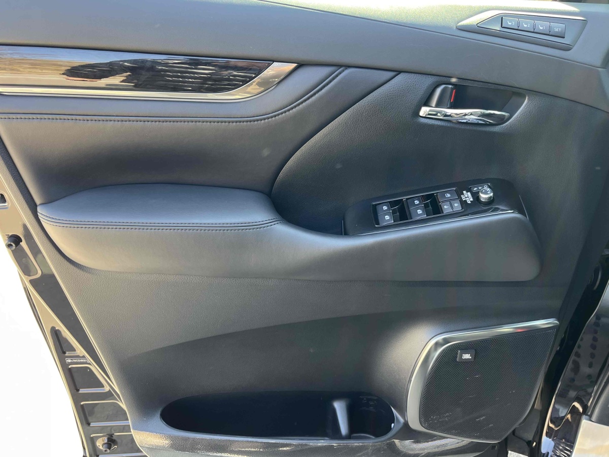 丰田 威尔法  2019款  双擎 2.5L HV豪华版图片