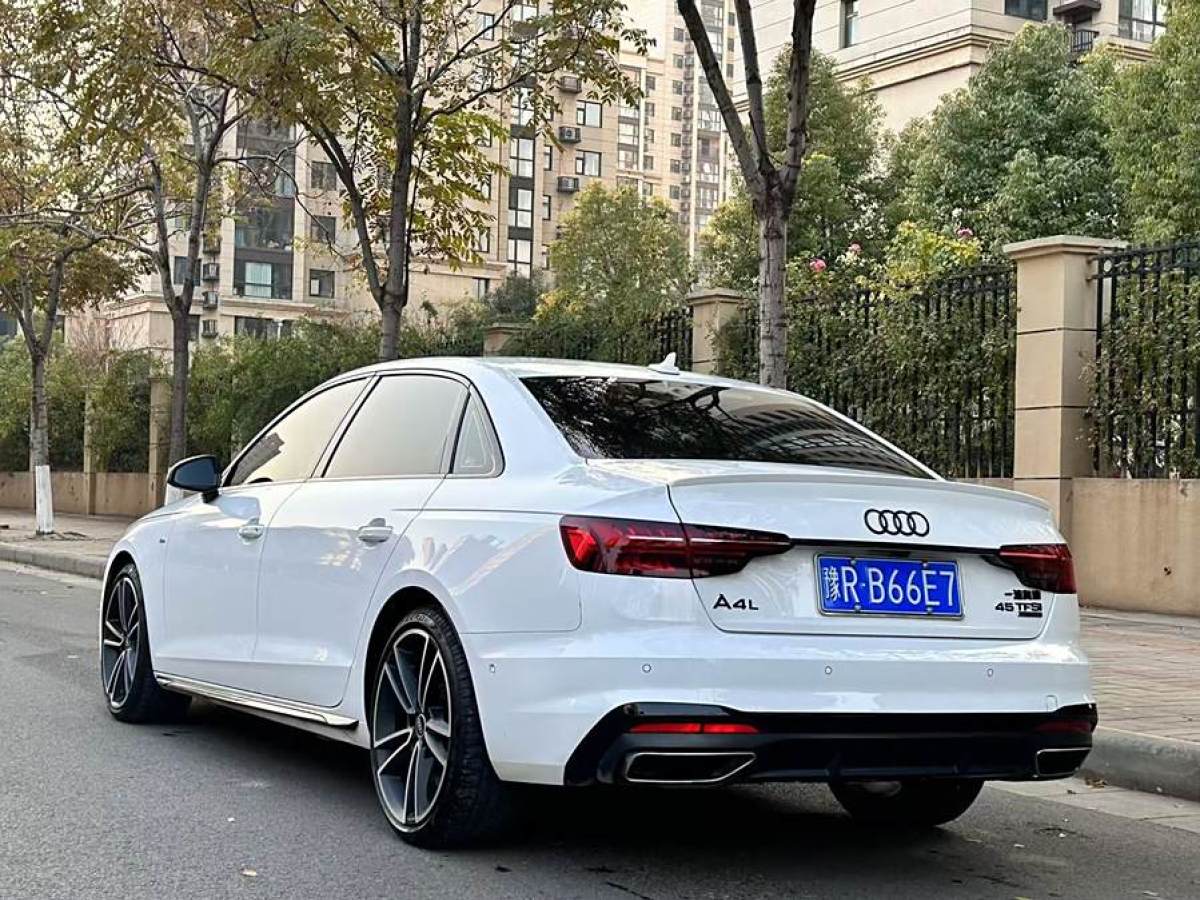 奧迪 奧迪A4L  2024款 45 TFSI quattro 臻選動感型圖片