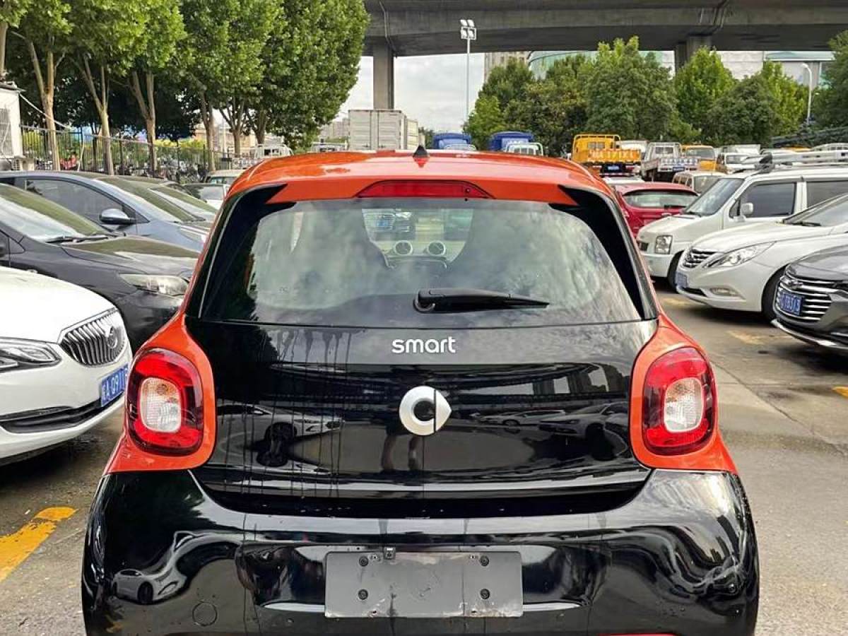 smart forfour  2016款 1.0L 52千瓦靈動版圖片