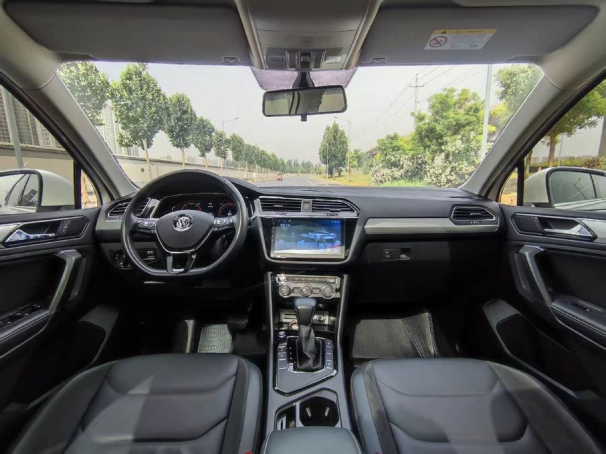 大眾 途觀L  2023款 改款 330TSI 自動兩驅(qū)舒享版圖片