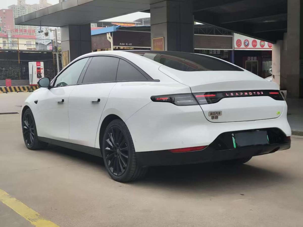 零跑 零跑C01  2023款 630四驅(qū)性能版圖片