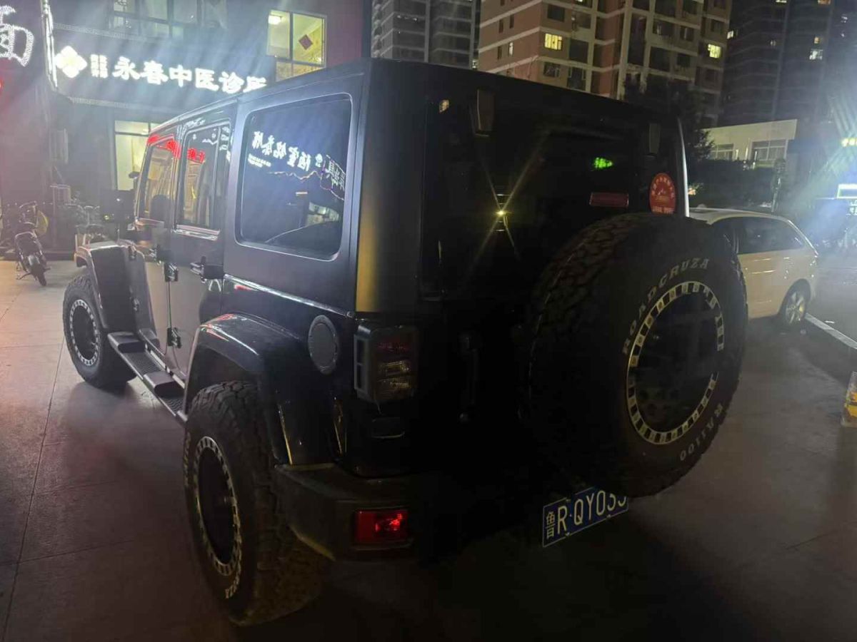Jeep 牧馬人  2014款 2.8TD Sahara 四門(mén)版圖片