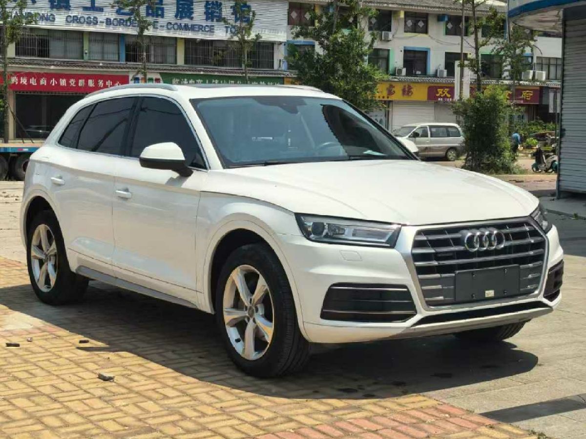 奧迪 奧迪Q3  2019款  35 TFSI 時(shí)尚動(dòng)感型圖片