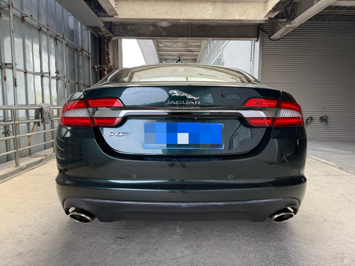 捷豹 XF  2015款 XF 2.0T 豪華版圖片