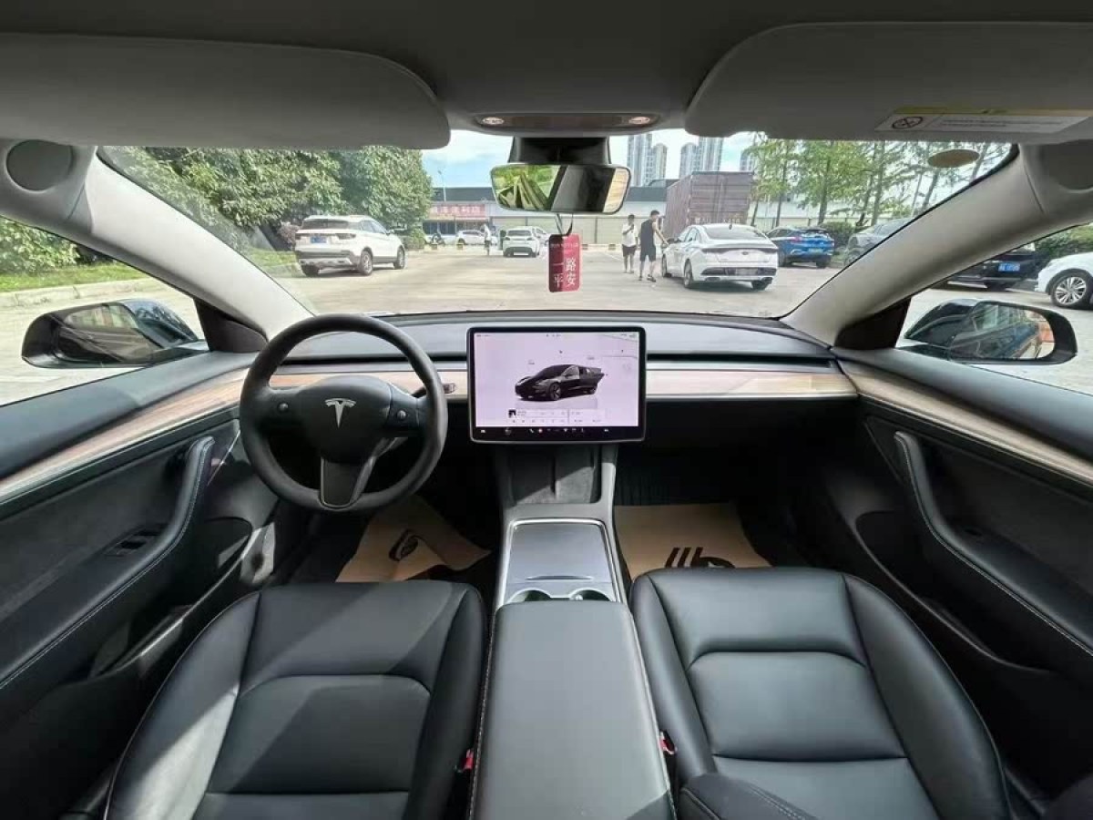 特斯拉 Model 3  2021款 改款 標(biāo)準(zhǔn)續(xù)航后驅(qū)升級(jí)版圖片