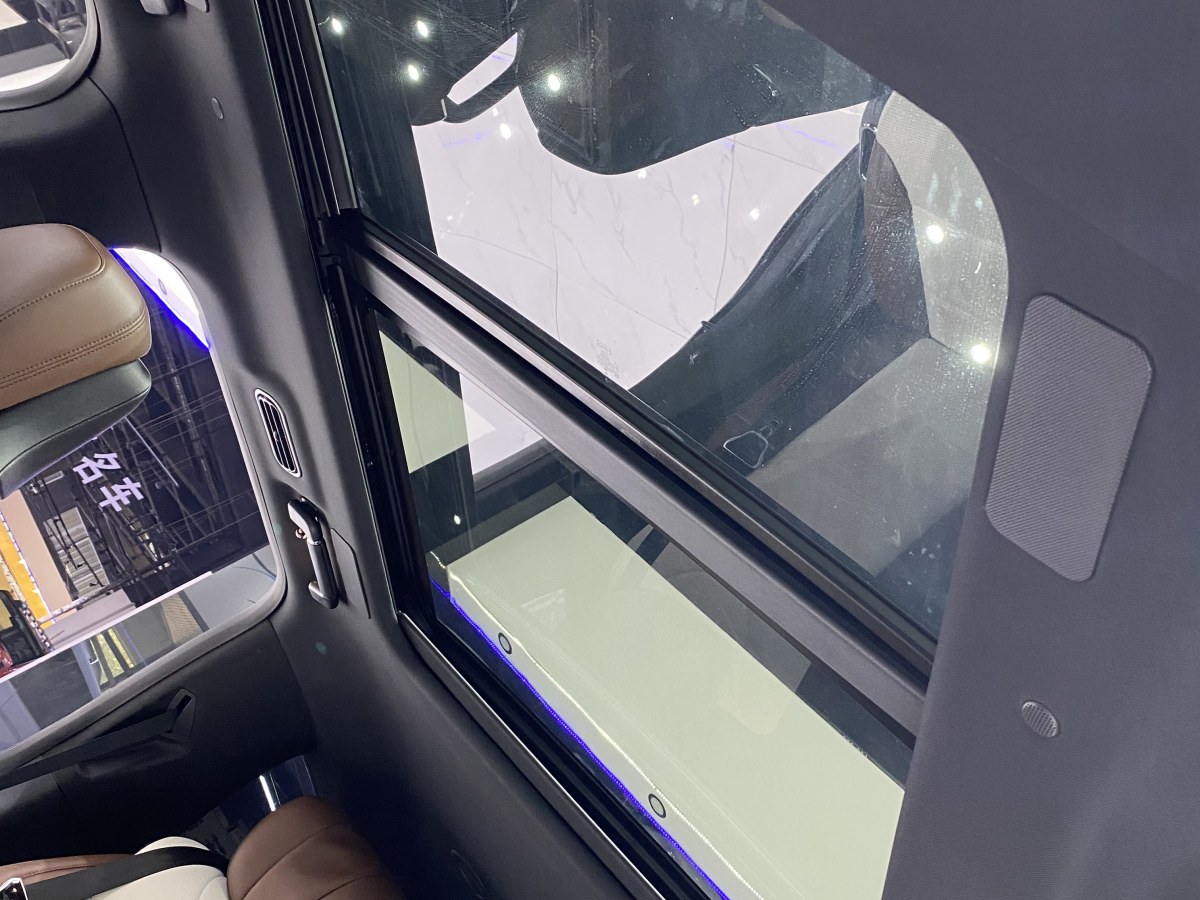 林肯 領(lǐng)航員  2022款 3.5T 尊耀版圖片