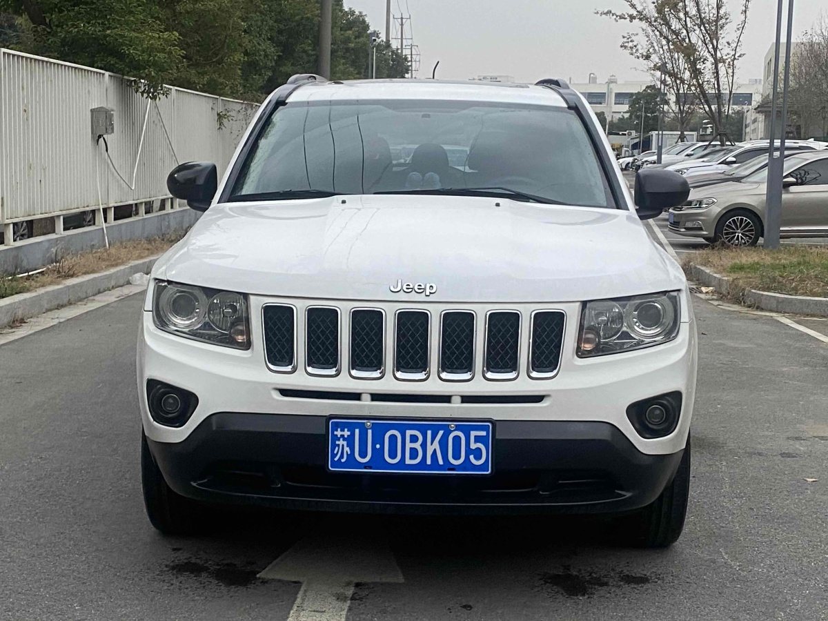 Jeep 指南者  2015款 2.0L 兩驅(qū)運(yùn)動(dòng)版圖片