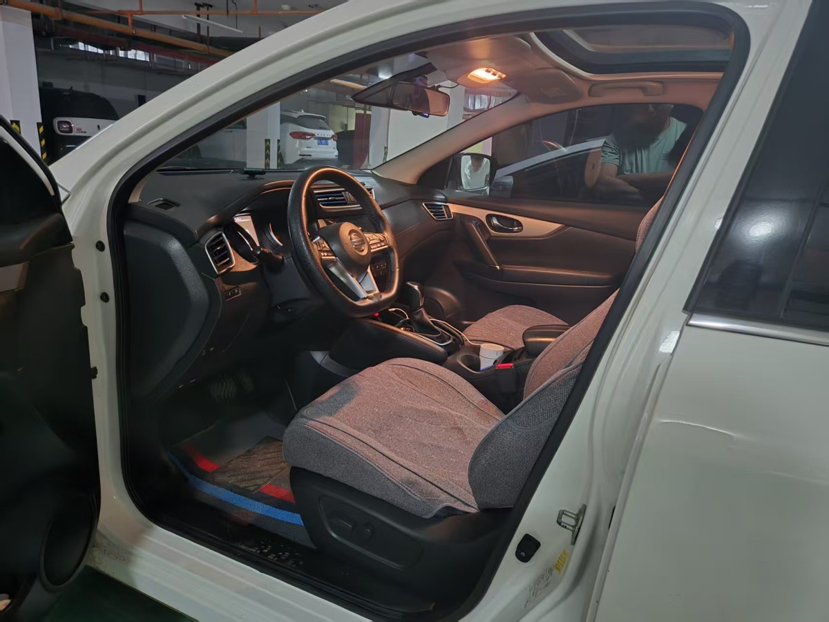 日產(chǎn) 逍客  2019款  2.0L CVT豪華版圖片