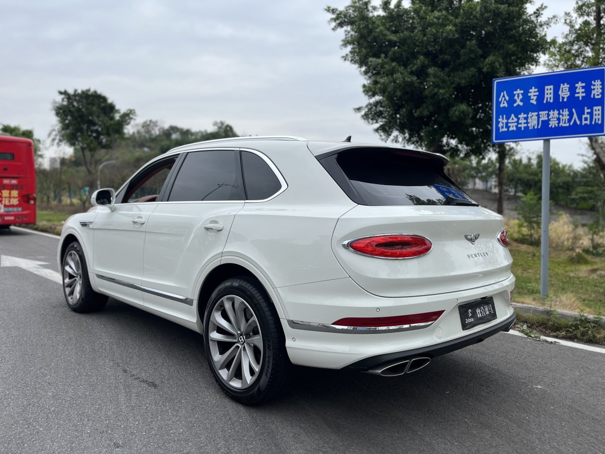 賓利 添越  2022款 4.0T V8圖片