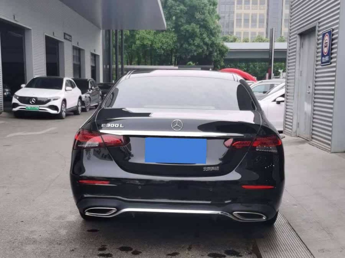 奔馳 奔馳E級(jí)  2022款 改款 E 300 L 運(yùn)動(dòng)時(shí)尚型圖片