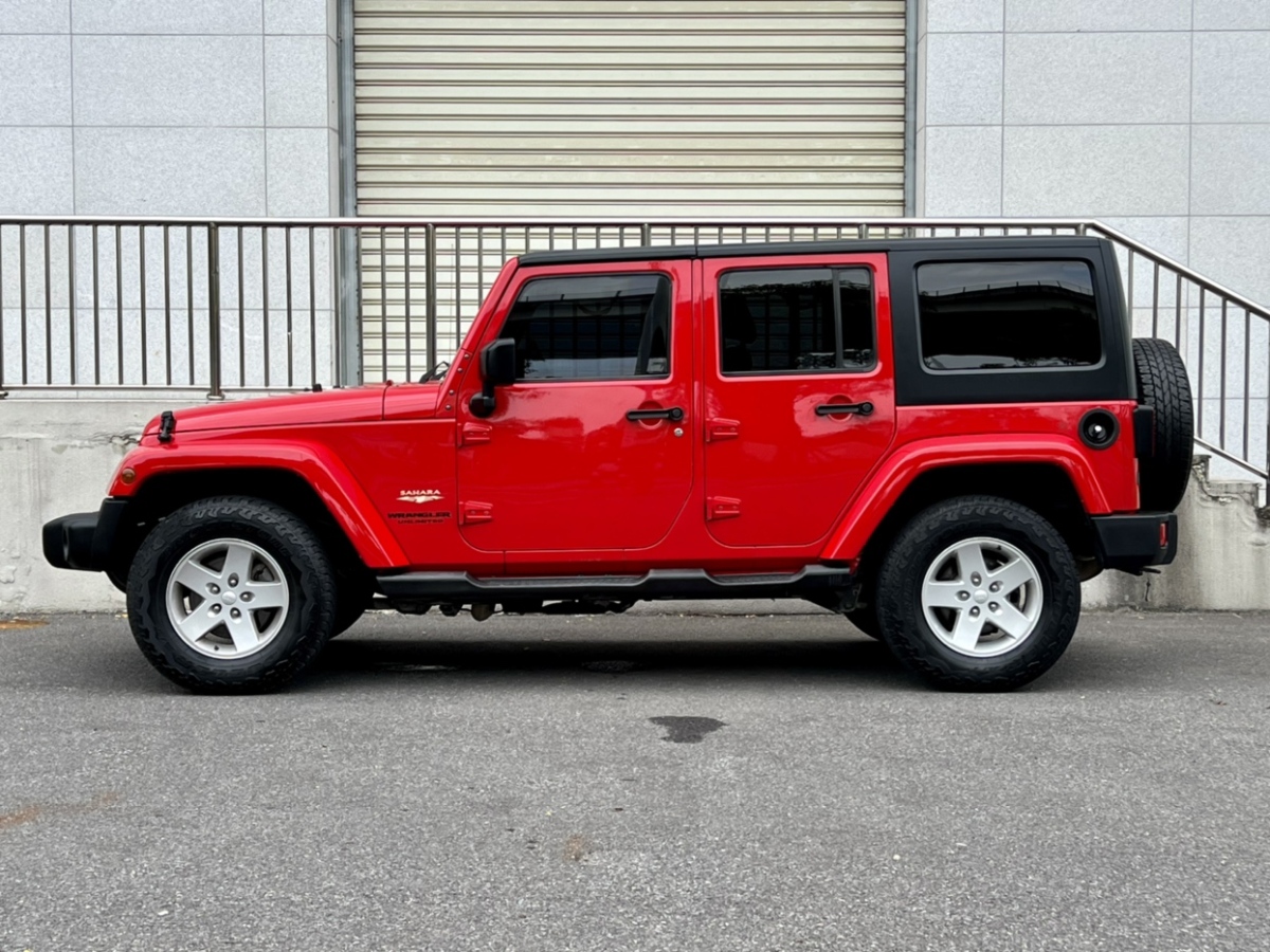 Jeep 牧馬人  2015款 2.8TD Sahara 四門舒享版圖片