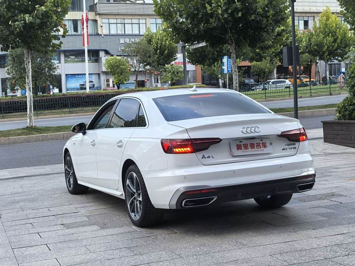 奧迪 奧迪A4L  2022款 40 TFSI 時(shí)尚動感型圖片