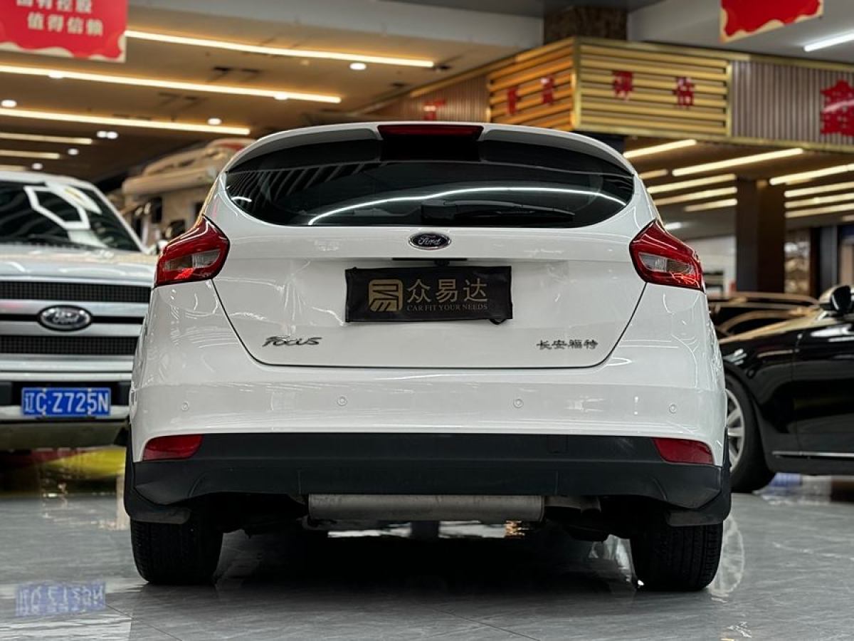 福特 ?？怂? 2018款 兩廂經(jīng)典 1.6L 自動(dòng)舒適型智行版圖片