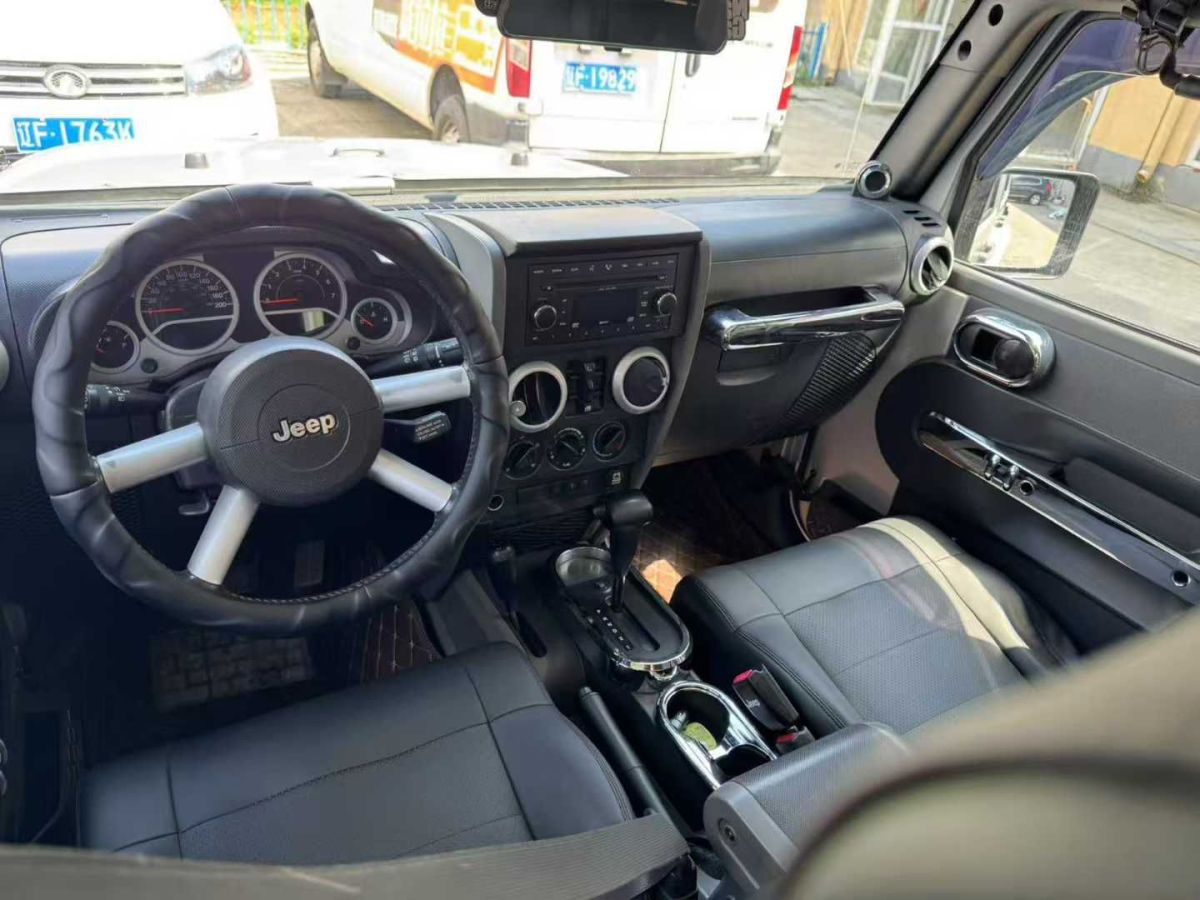 Jeep 牧馬人  2009款 3.8L Rubicon 兩門版圖片