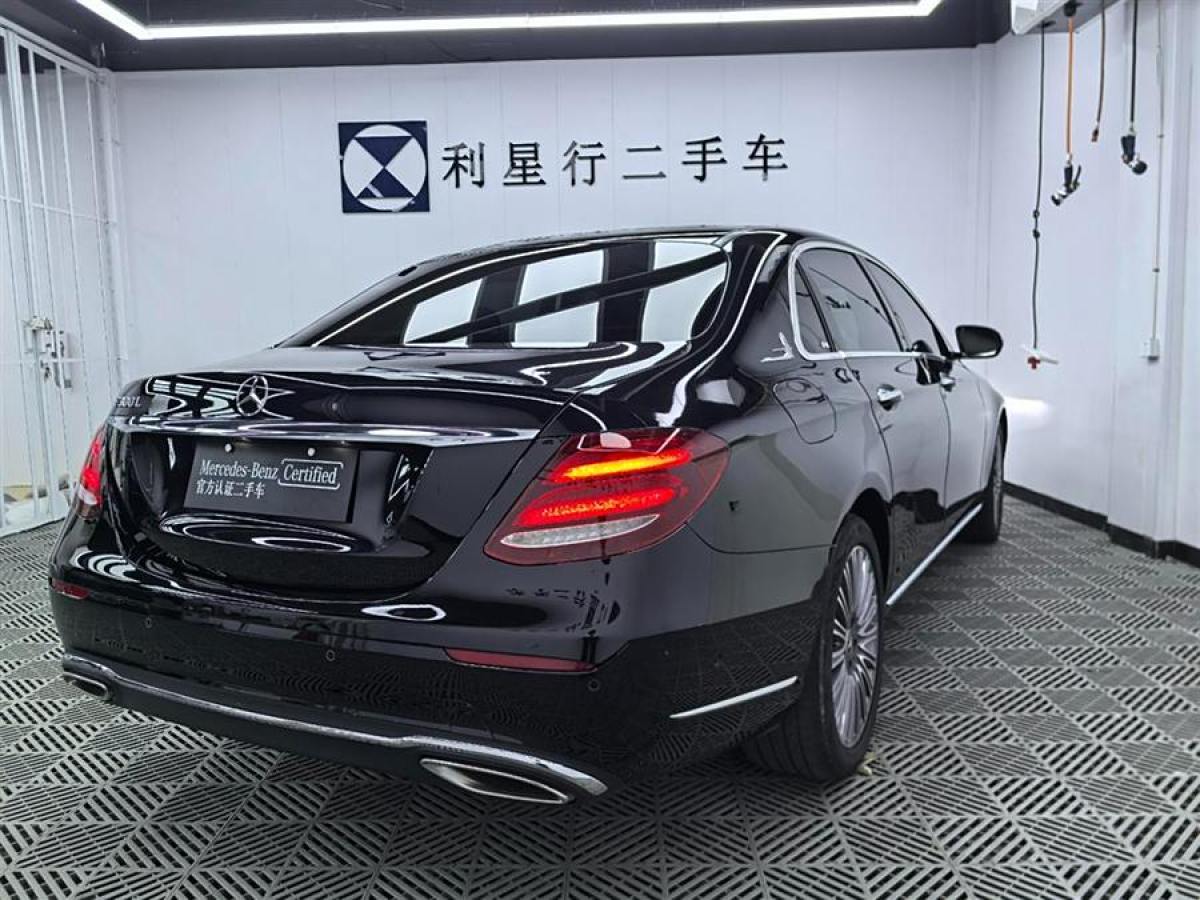 奔馳 奔馳E級  2020款 改款 E 300 L 時尚型圖片