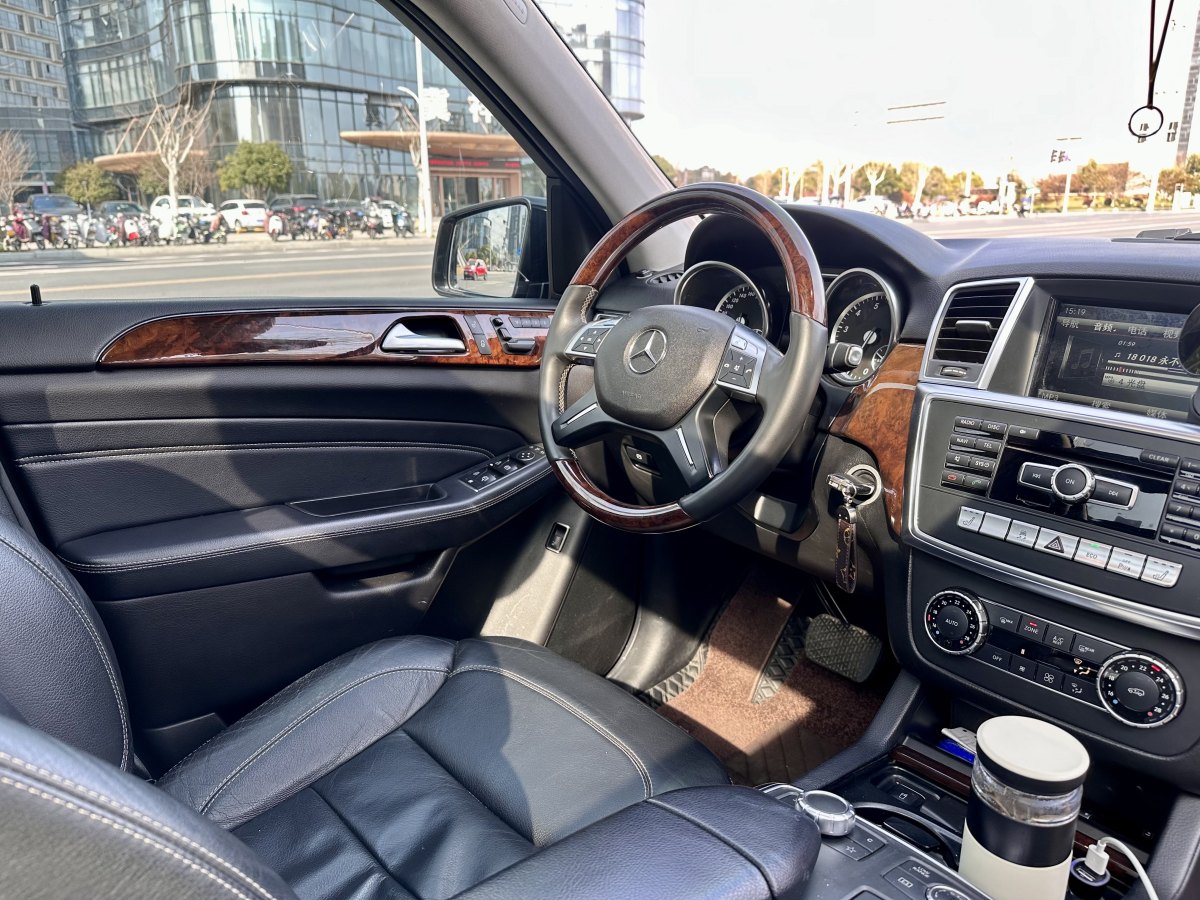 奔驰 奔驰M级  2015款 ML 400 4MATIC豪华型图片