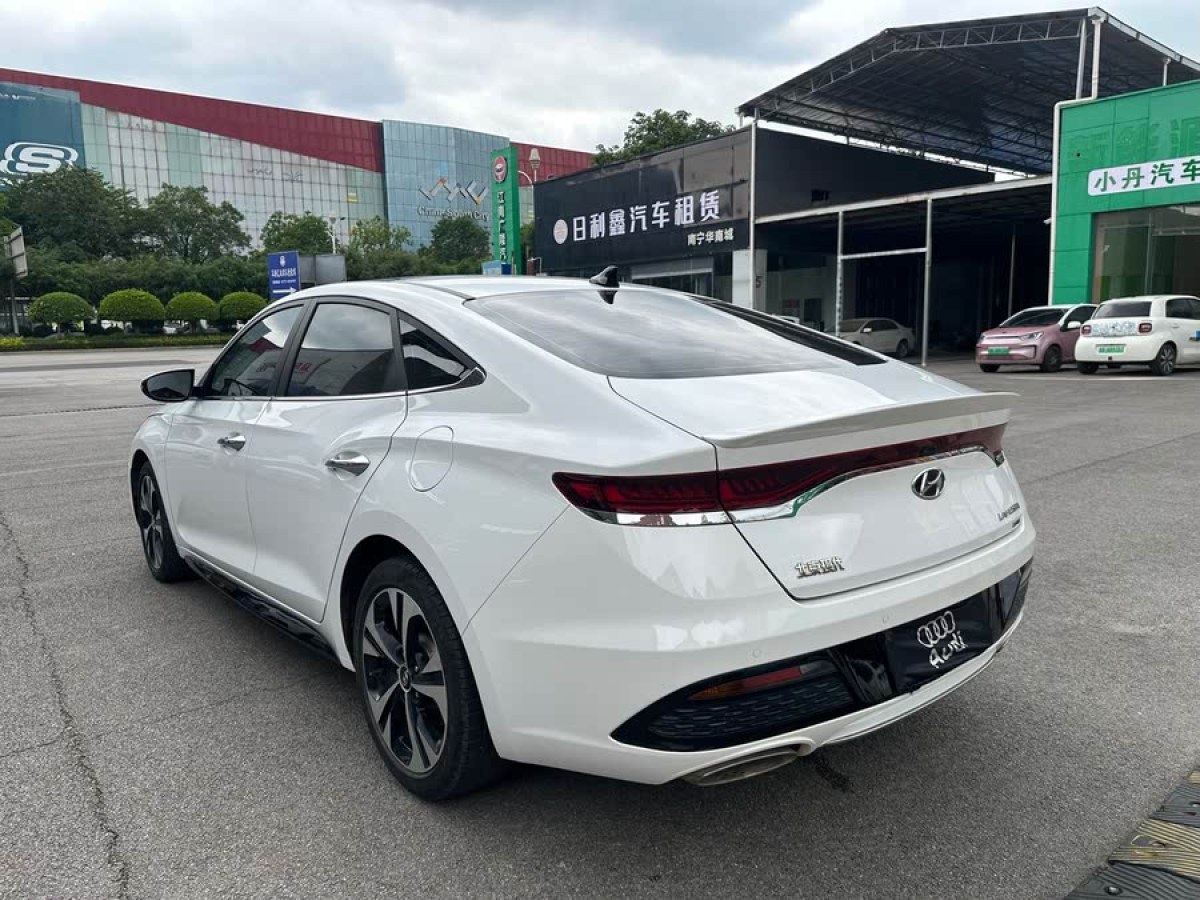 現(xiàn)代 菲斯塔  2021款 280TGDi 豪華版圖片