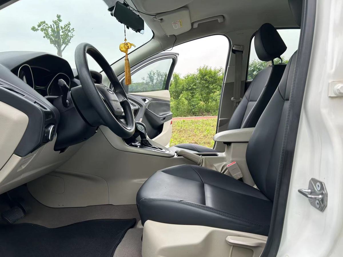 福特 福克斯  2018款 三厢经典 1.6L 自动舒适型智行版图片