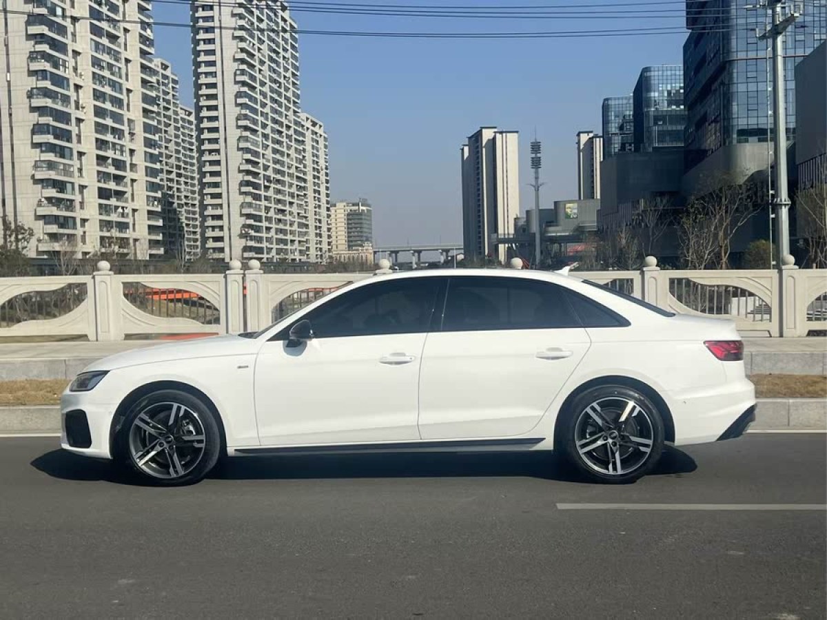 奧迪 奧迪A4L  2023款 40 TFSI 豪華動感型圖片