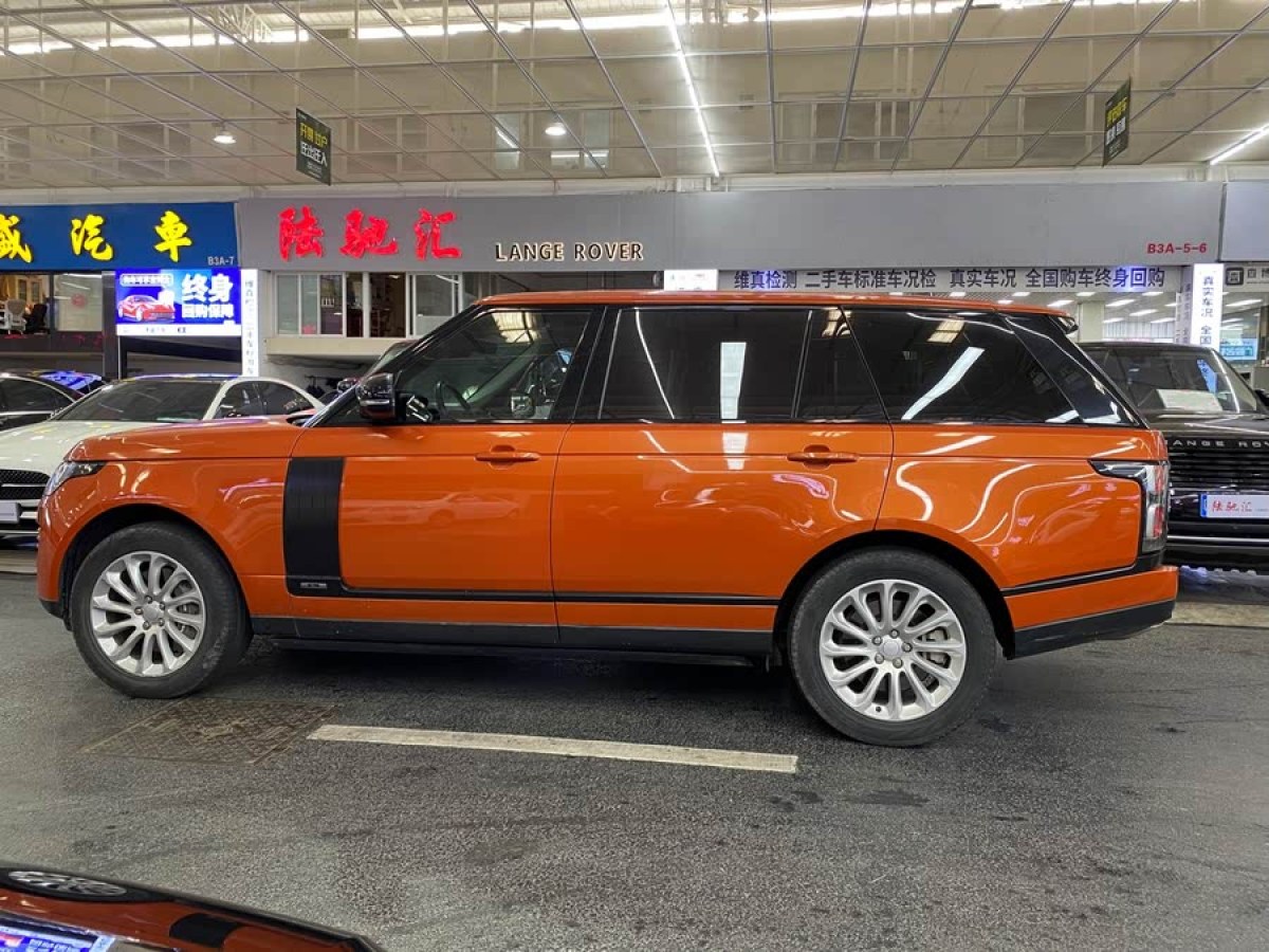 路虎 攬勝  2018款 3.0 V6 SC Vogue 傳世加長(zhǎng)版圖片