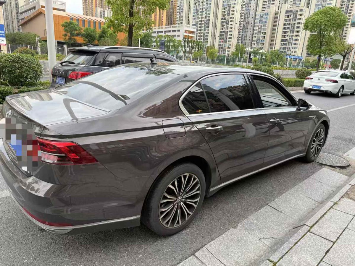 大眾 輝昂  2016款 380TSI 兩驅(qū)御尊版圖片