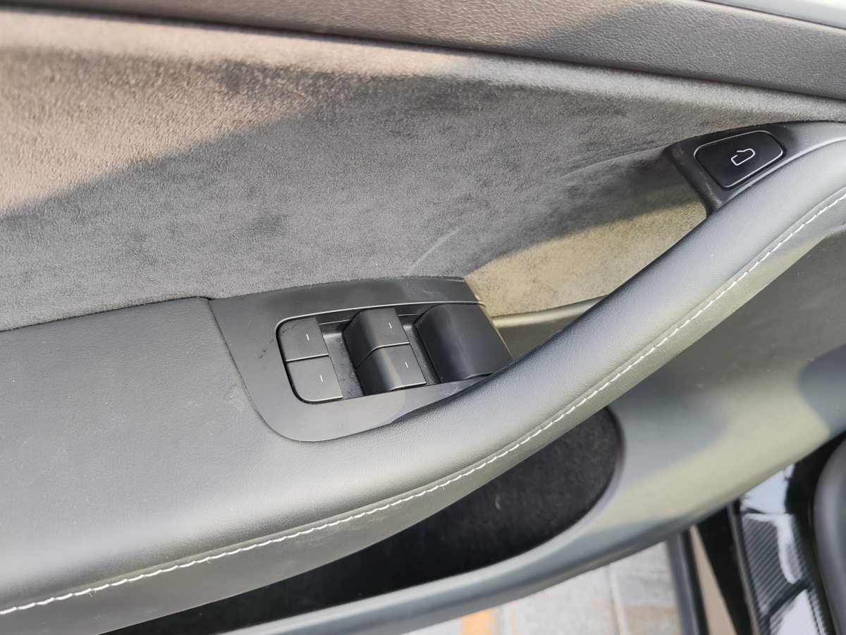 特斯拉 Model Y  2021款 標準續(xù)航后驅版圖片