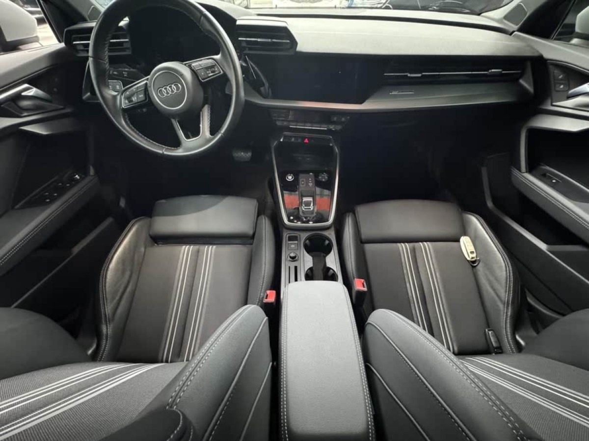 奧迪 奧迪A3  2023款 A3L Limousine 35 TFSI 時(shí)尚致雅型圖片