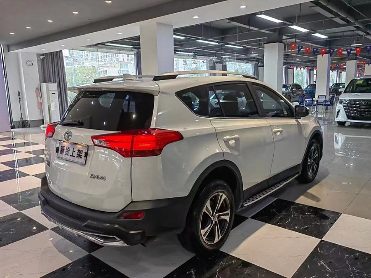 豐田 RAV4榮放  2015款 2.0L CVT兩驅風尚版圖片