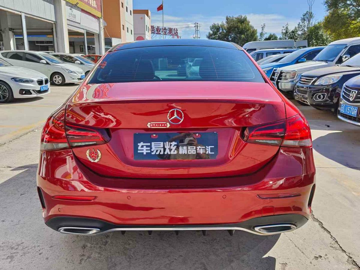 奔馳 奔馳A級(jí)  2019款  A 220 L 4MATIC 運(yùn)動(dòng)轎車圖片