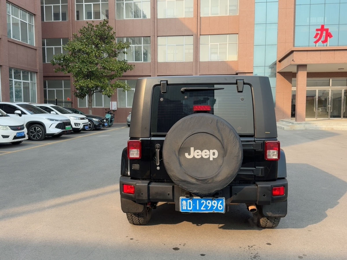 Jeep 牧馬人  2011款 3.8L Sahara 四門版圖片