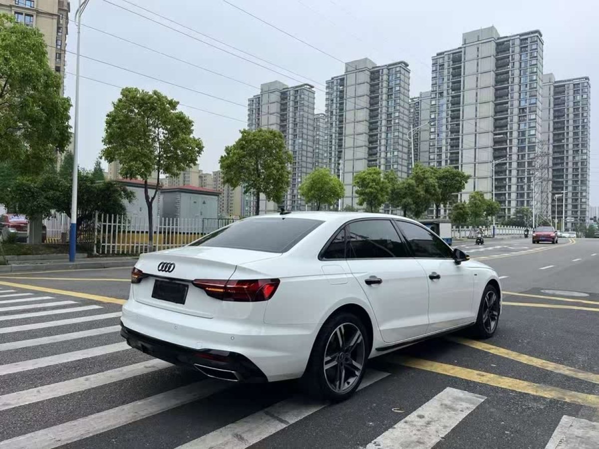 奧迪 奧迪A4L  2022款 40 TFSI 豪華動(dòng)感型圖片