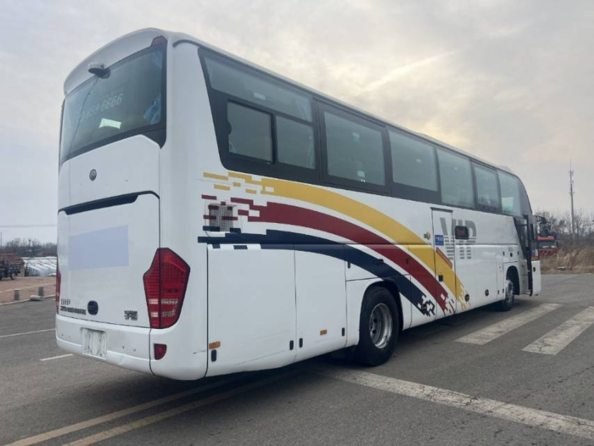 東北配33座2+1有暖氣中空玻璃宇通6122客車圖片