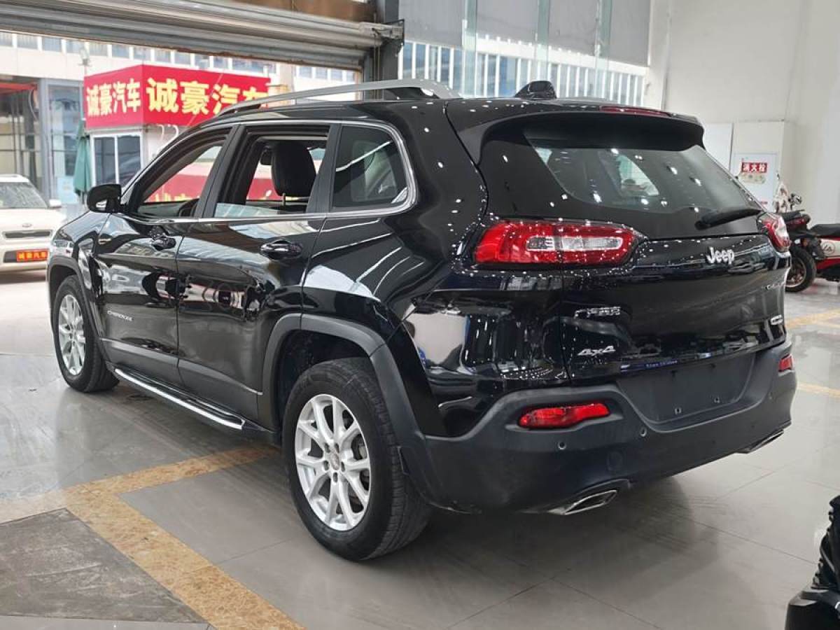 Jeep 自由光  2016款 2.4L 領(lǐng)先版圖片