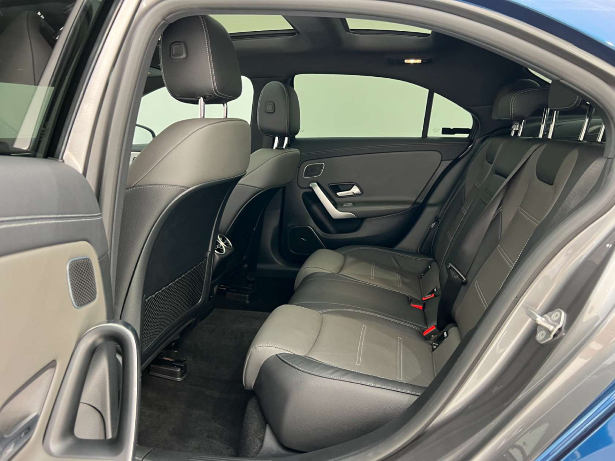 奔馳 奔馳A級AMG  2025款 AMG A 35 L 4MATIC圖片