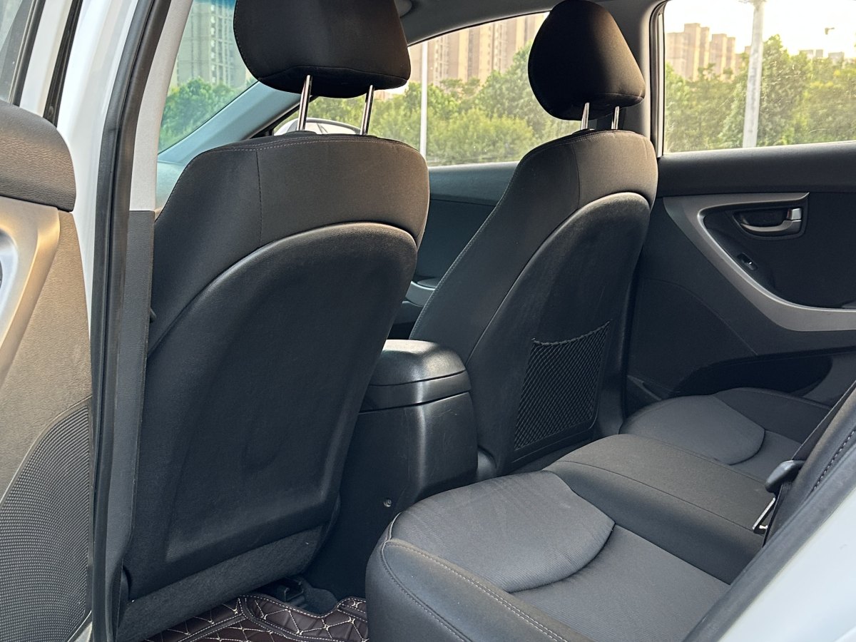 現(xiàn)代 朗動  2015款 1.6L 自動時尚型圖片