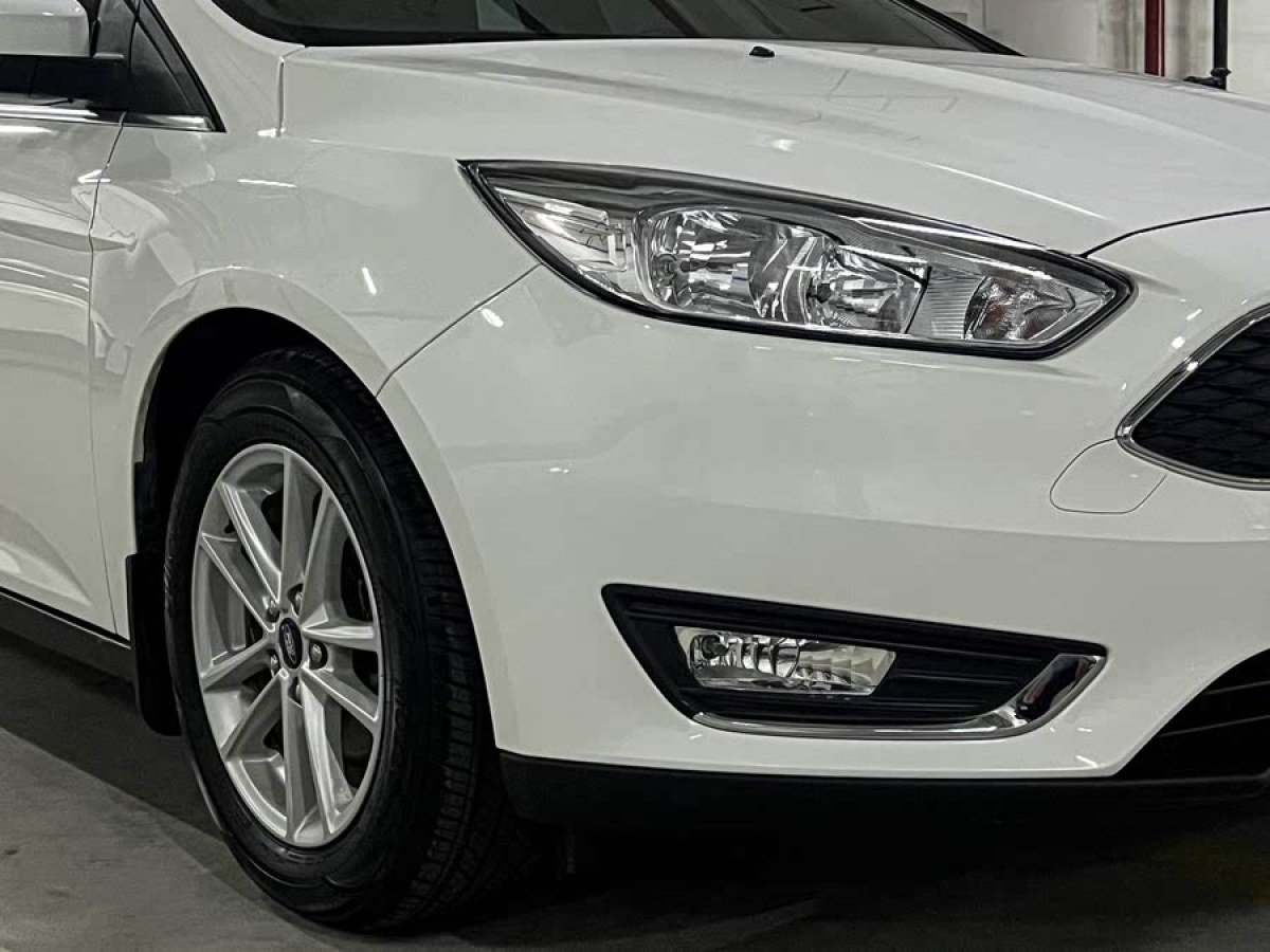福特 ?？怂? 2018款 兩廂經(jīng)典 EcoBoost 180 自動(dòng)精英型圖片
