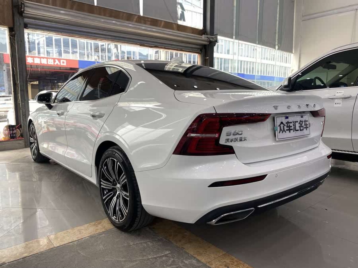 沃爾沃 S60L  2022款 B4 智遠(yuǎn)豪華版圖片