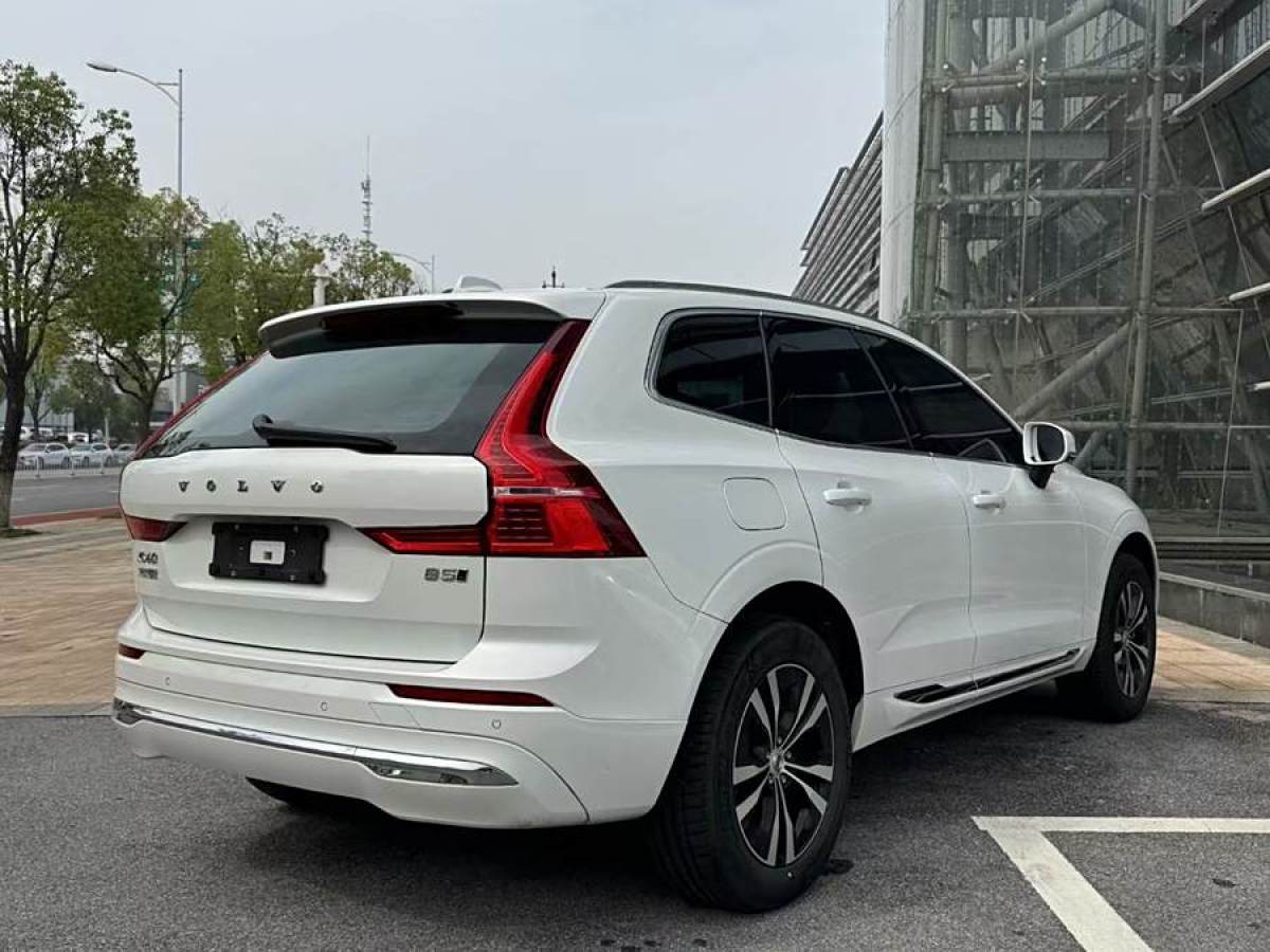 沃爾沃 XC60  2023款 B5 四驅(qū)智遠豪華版圖片