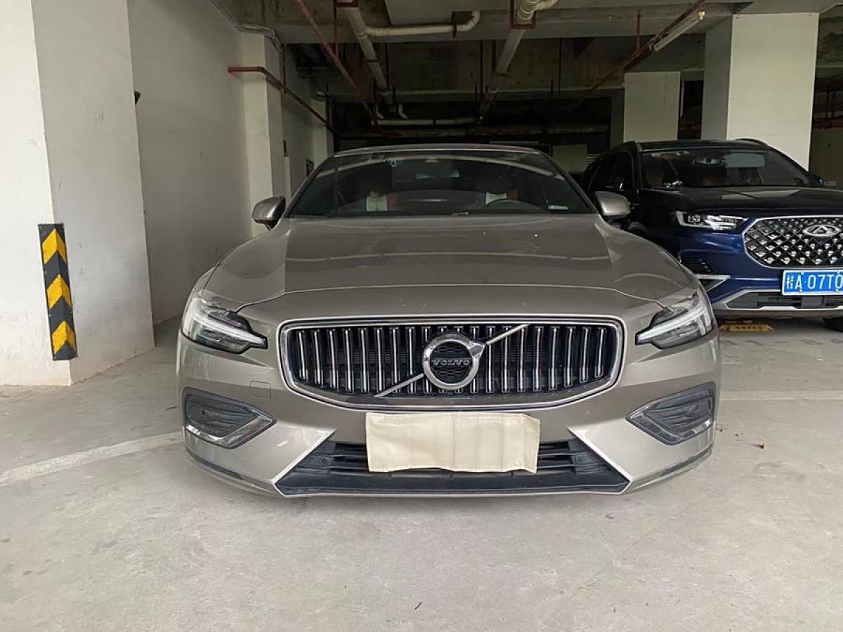 沃爾沃 S60L  2021款 T4 智逸豪華版圖片